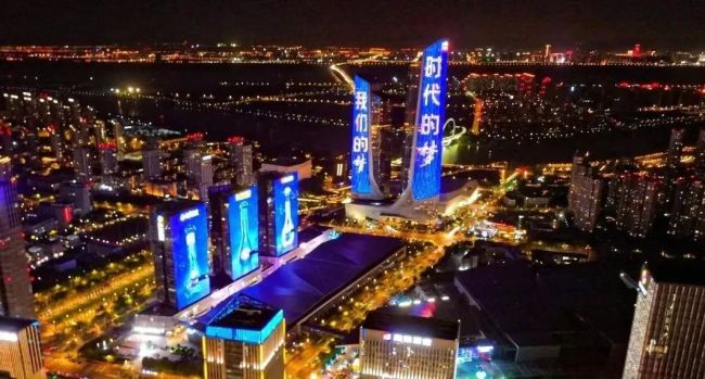 紧缩政策下的经济阵痛与转型机遇